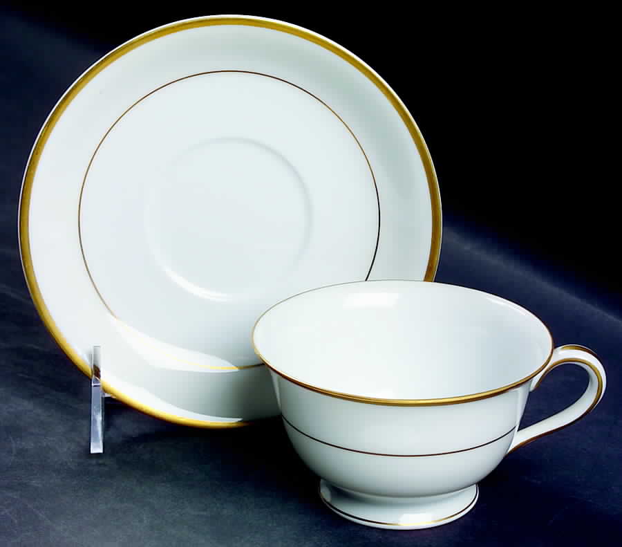 Goldcroft (4983) Footed Cup & Saucer Set by Noritake-1