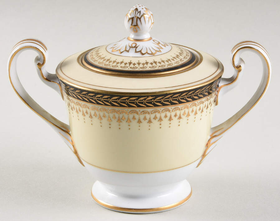 Goldbeam Mini Sugar Bowl & Lid by Noritake-1