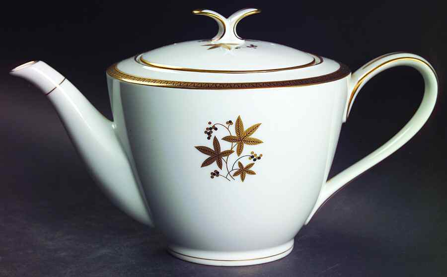 Goldcoast Teapot & Lid by Noritake-1