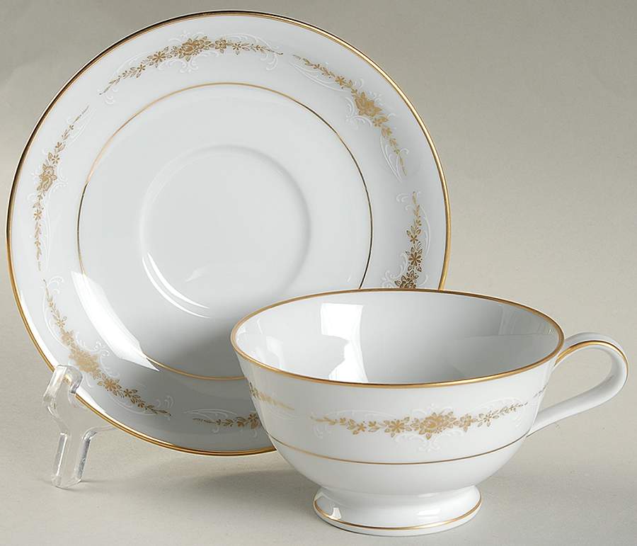 Goldcourt Footed Cup & Saucer Set by Noritake-1