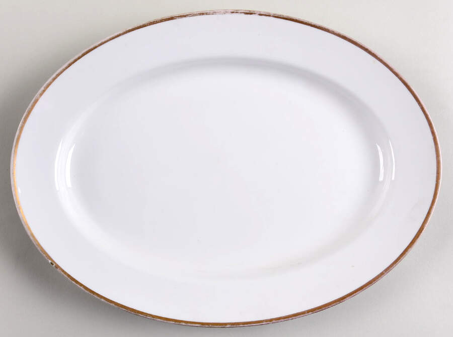 The Goldena 13" Oval Serving Platter by Noritake-1