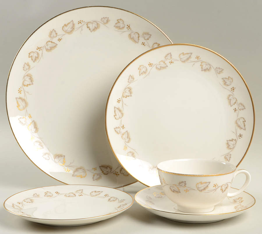 Goldivy 5 Piece Place Setting by Noritake-1