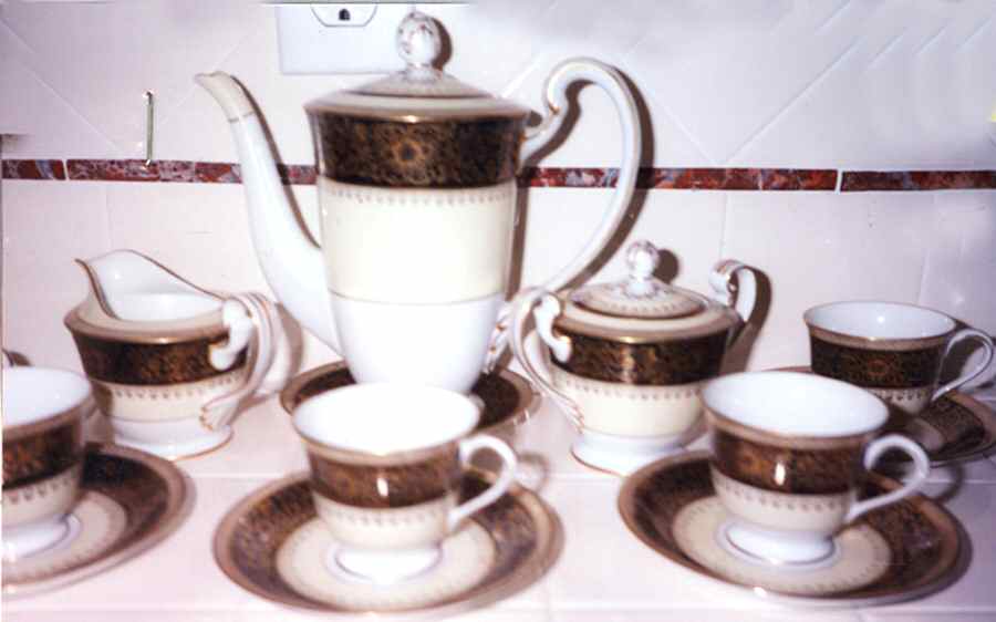 Goldlea Coffee Pot & Lid by Noritake-1