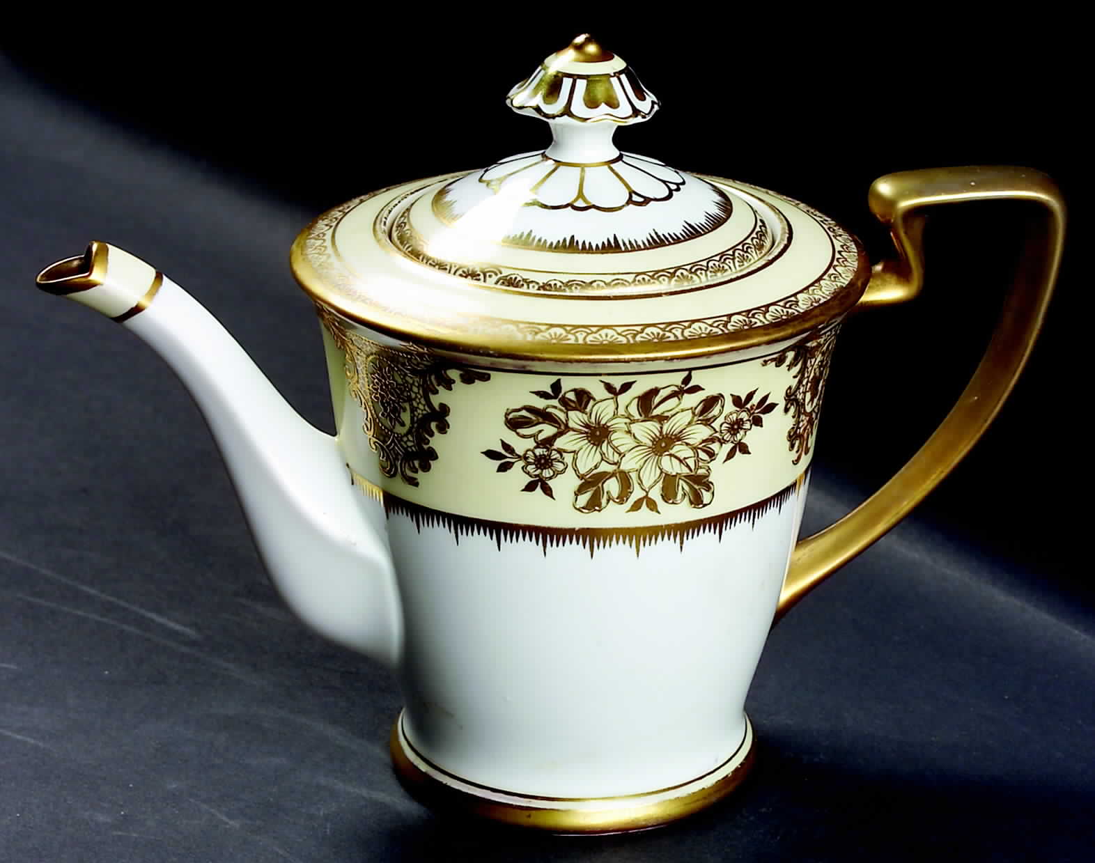 Goldlinda Teapot & Lid by Noritake-1
