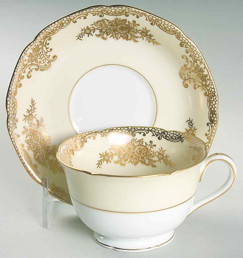 Goldlure Oversized Cup & Saucer Set by Noritake-1