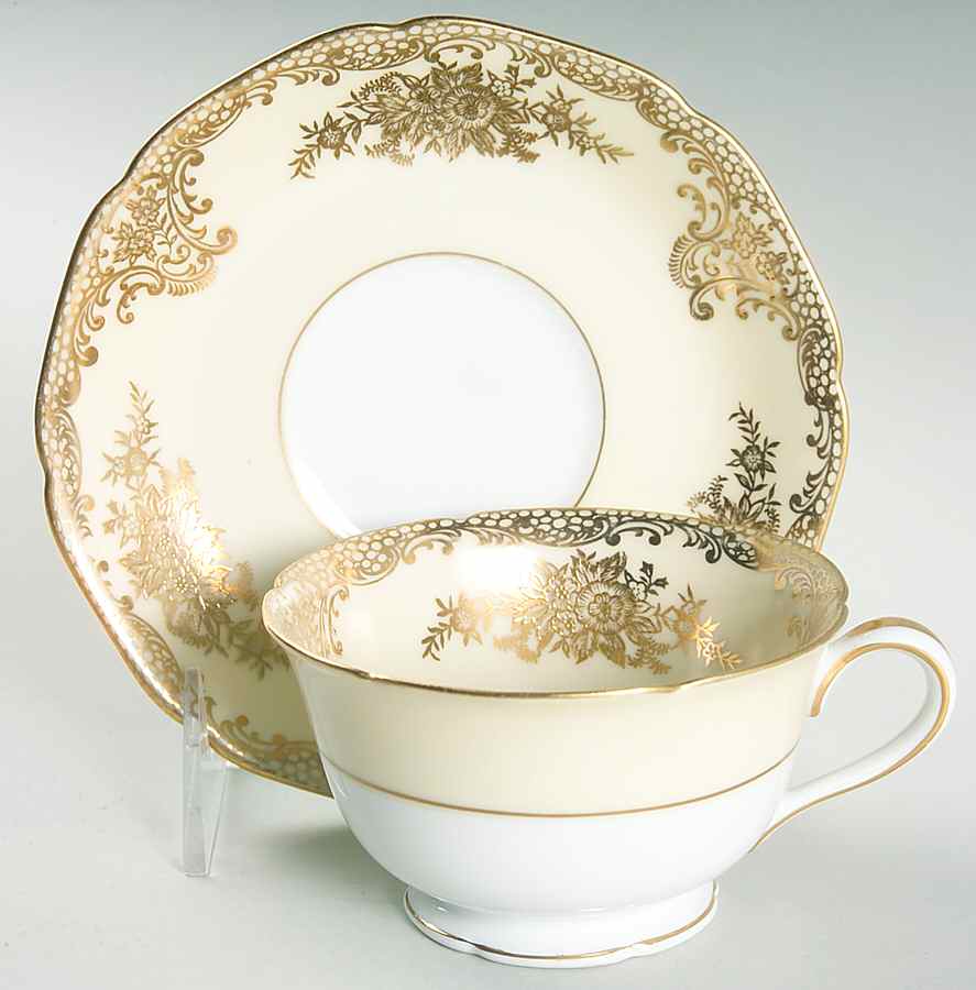 Goldlure Footed Cup & Saucer Set by Noritake-1