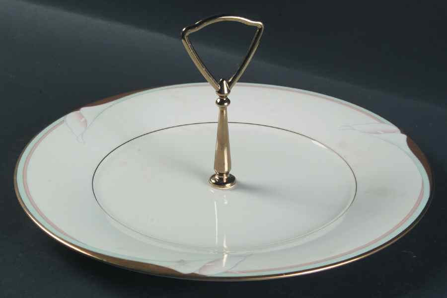 Golden Lily Round Serving Plate with Handle (DP) by Noritake-1