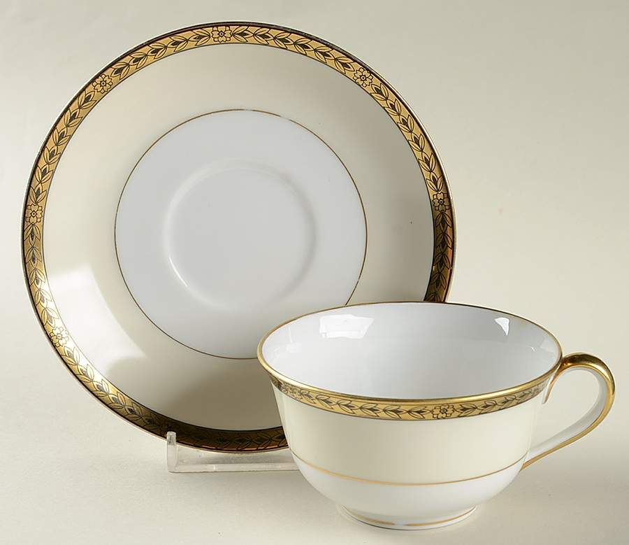 Goldnoir Flat Cup & Saucer Set by Noritake-1