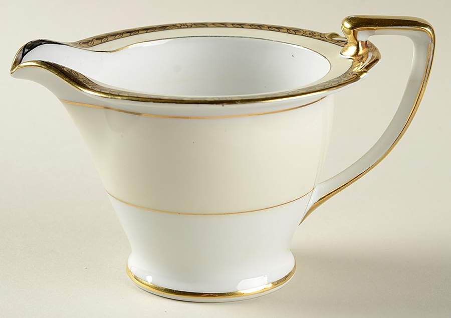 Goldnoir Creamer by Noritake-1