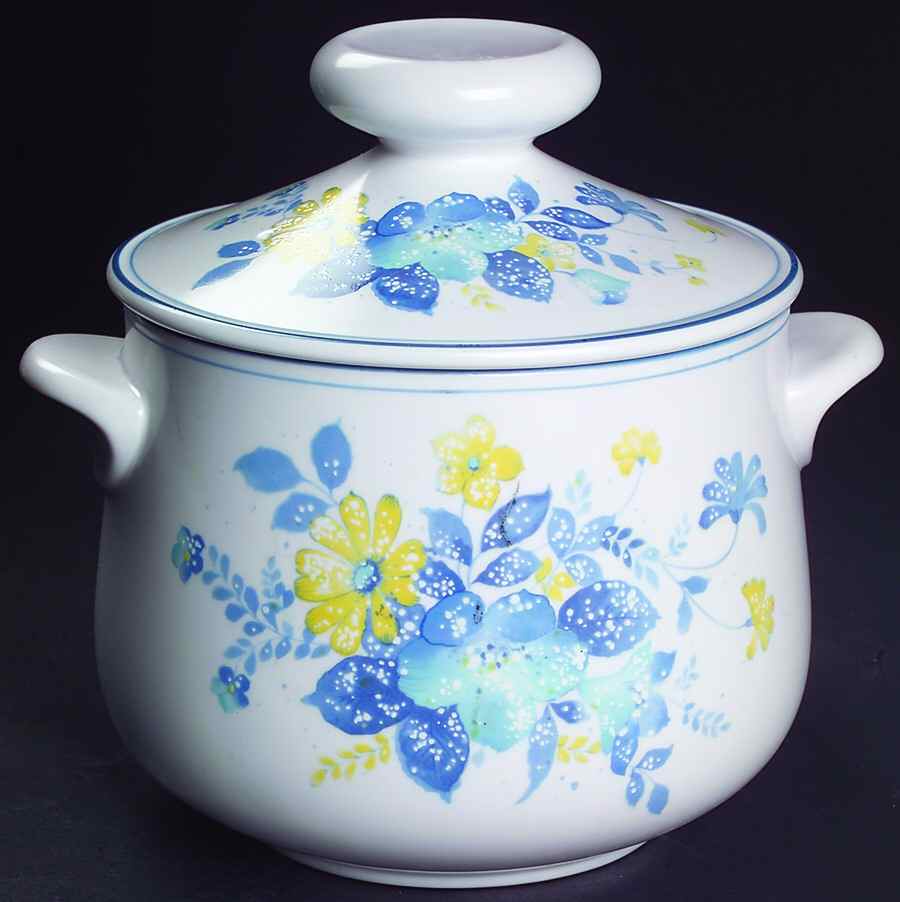 Good Times 2 Qt Round Covered Casserole by Noritake-1