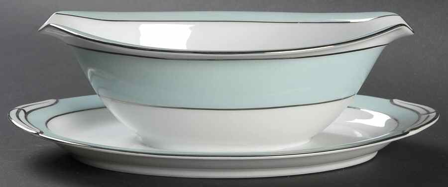 Grandeur Gravy Boat with Attached Underplate by Noritake-1