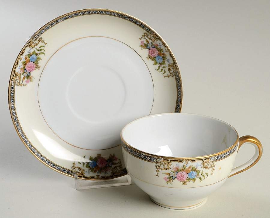Grasmere Oversized Cup & Saucer Set by Noritake-1