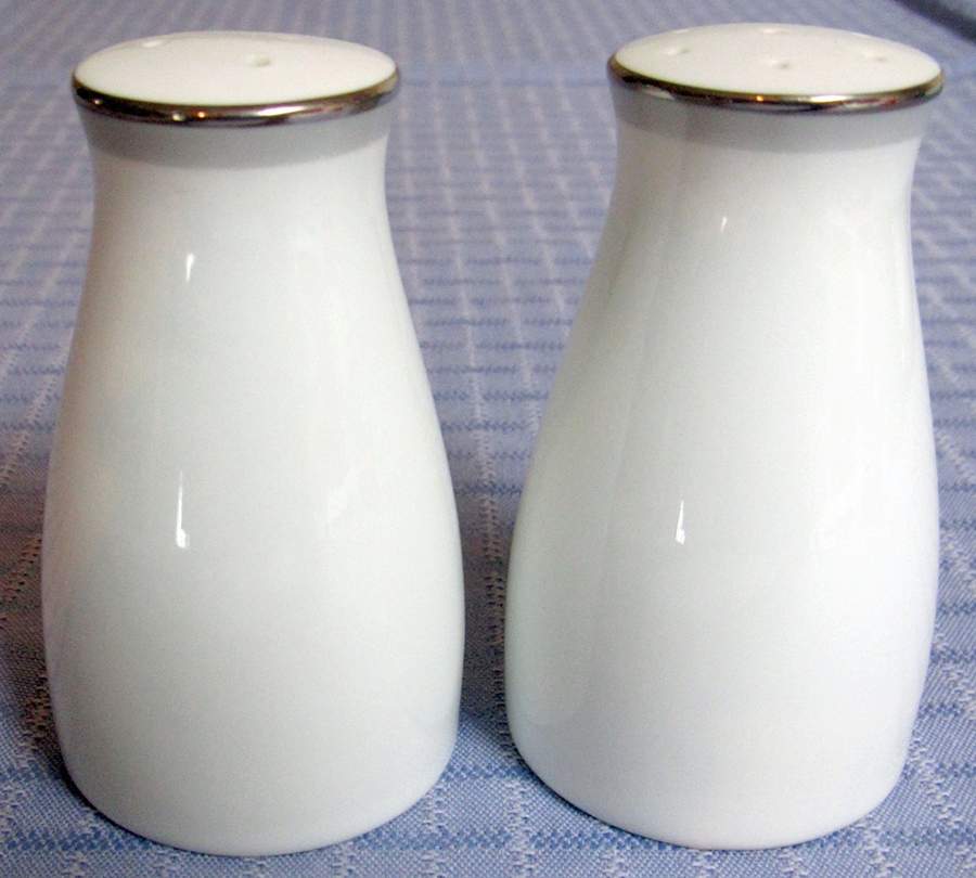 Grayburn Salt & Pepper Set by Noritake-1