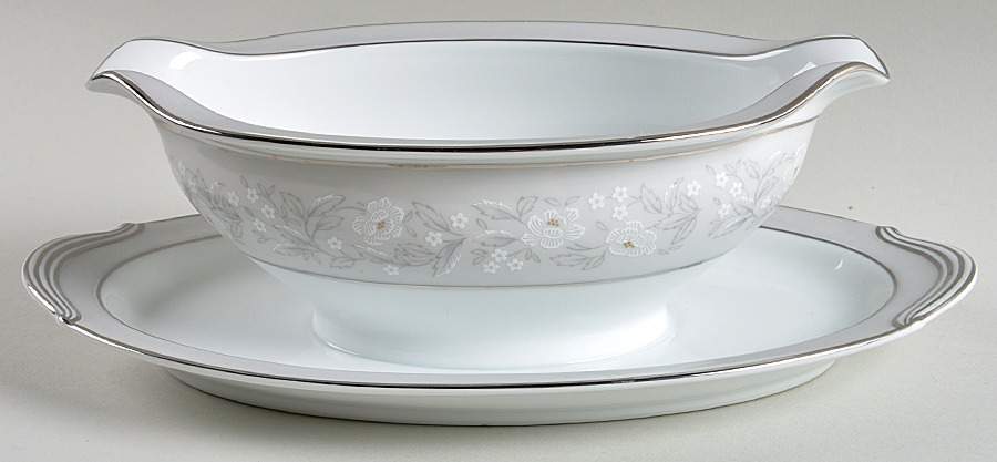 Graycrest Gravy Boat with Attached Underplate by Noritake-1