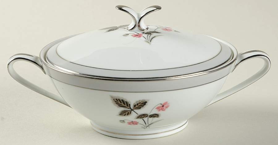 Grayson Sugar Bowl & Lid by Noritake-1