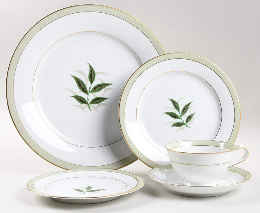 Greenbay 40 Piece Estate Set by Noritake-1