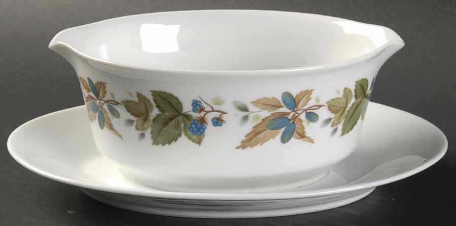Greenbriar Gravy Boat with Attached Underplate by Noritake-1