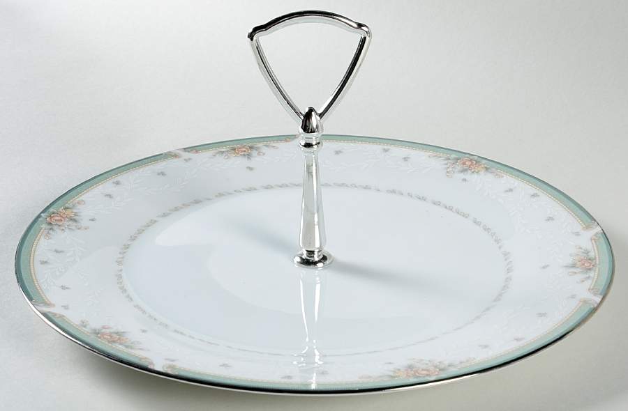 Greenbrier Round Serving Plate with Handle (DP) by Noritake-1