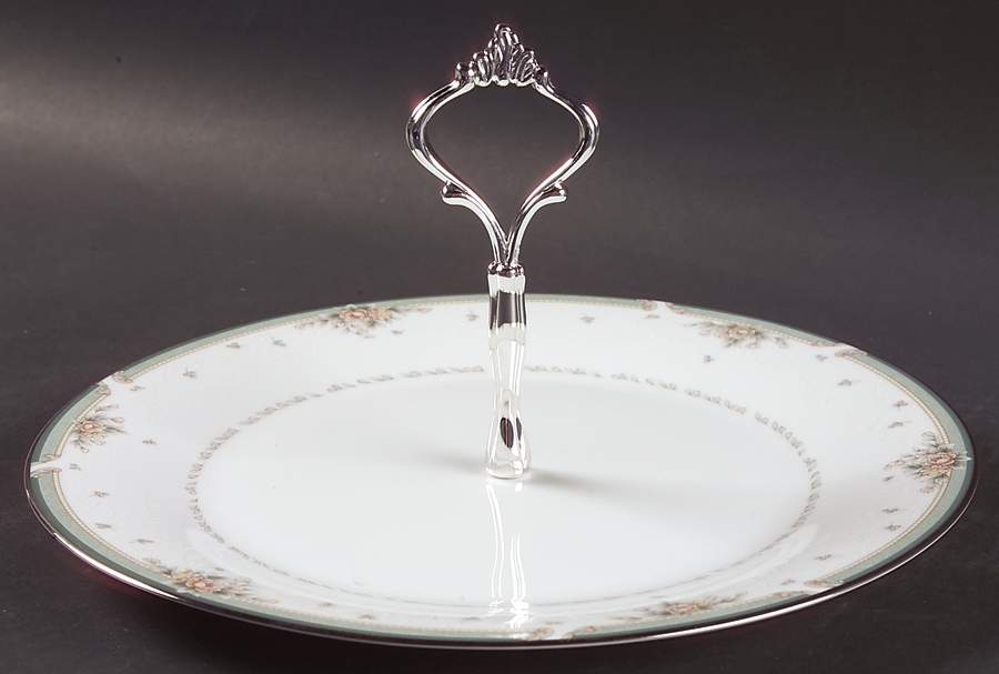 Greenbrier Round Serving Plate with Handle (DP) by Noritake-1