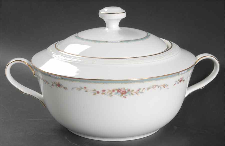 Greenbury Round Covered Vegetable by Noritake-1