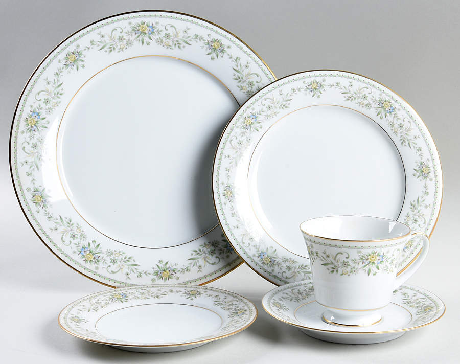 Green Hill 5 Piece Place Setting by Noritake-1