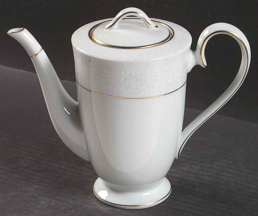 Guenevere Small Coffee Pot & Lid by Noritake-1