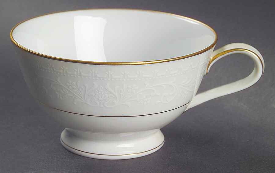 Guenevere Footed Cup by Noritake-1