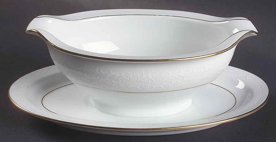 Guenevere Gravy Boat with Attached Underplate by Noritake-1