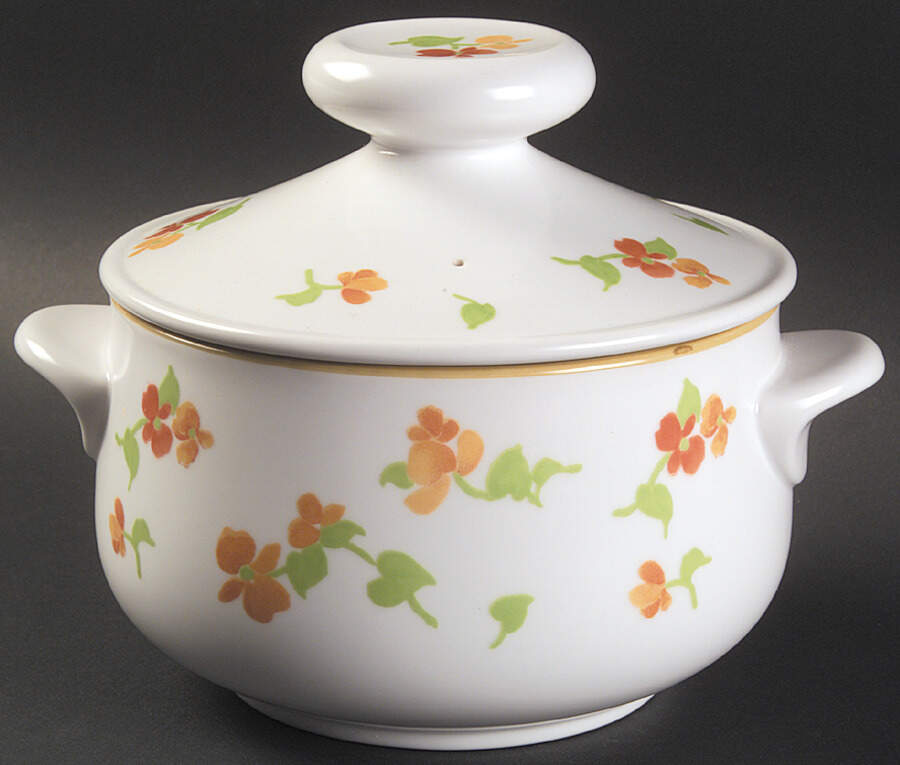 Happy Days 1.25 Qt Round Covered Casserole by Noritake-1