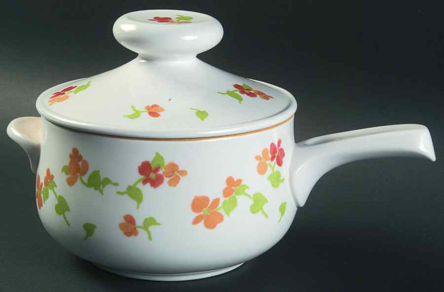Happy Days 1.25 Qt Round Covered Casserole by Noritake-1