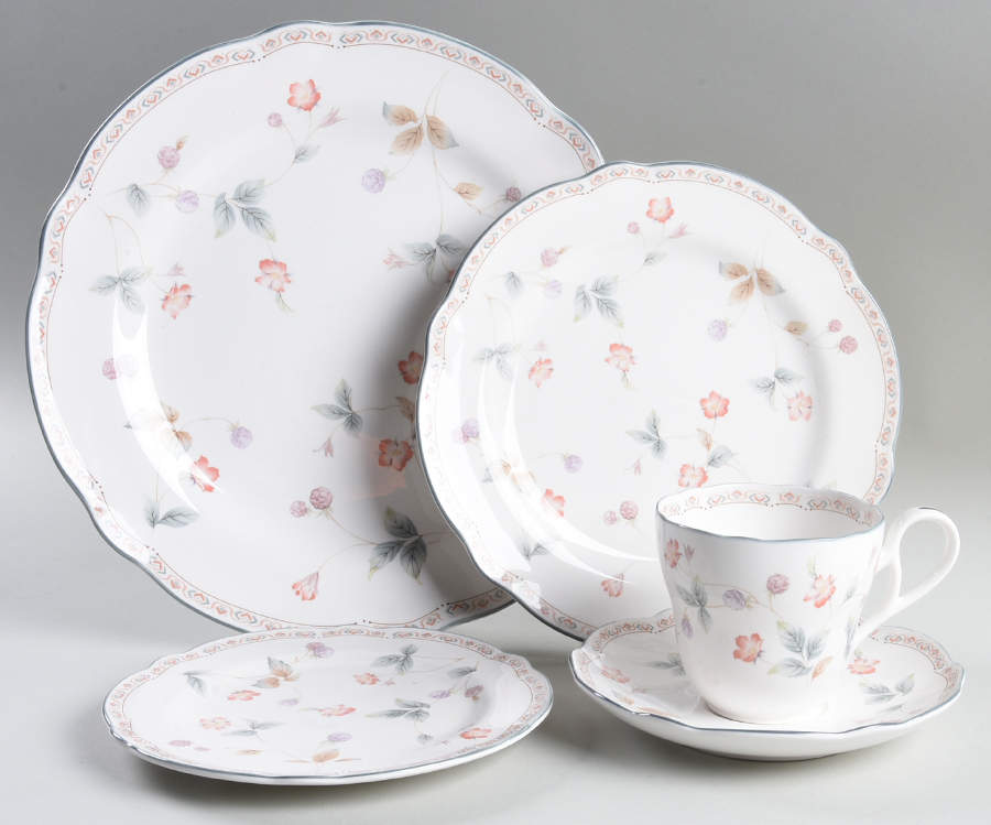 Harris Grove 5 Piece Place Setting by Noritake-1