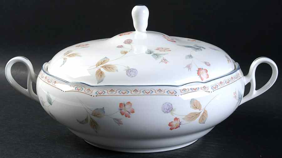 Harris Grove Round Covered Vegetable by Noritake-1