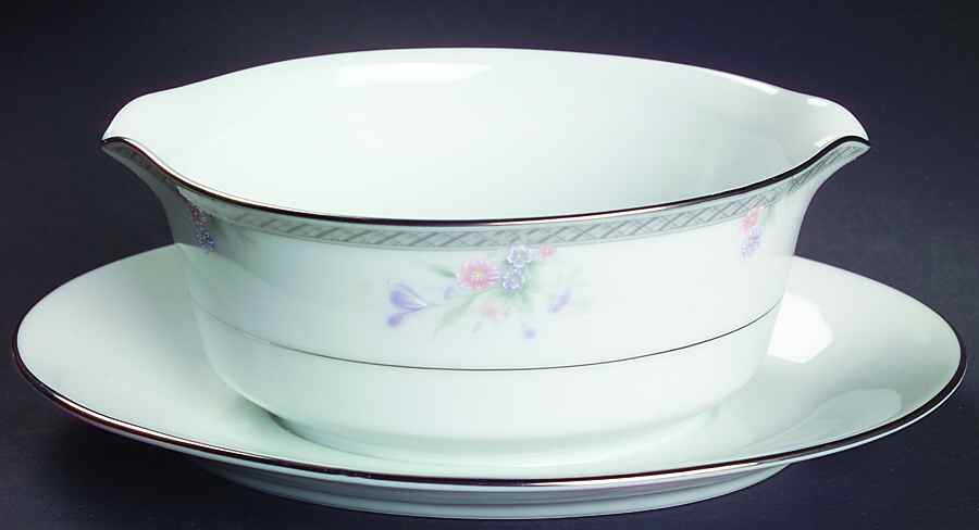 Hailey Gravy Boat with Attached Underplate by Noritake-1