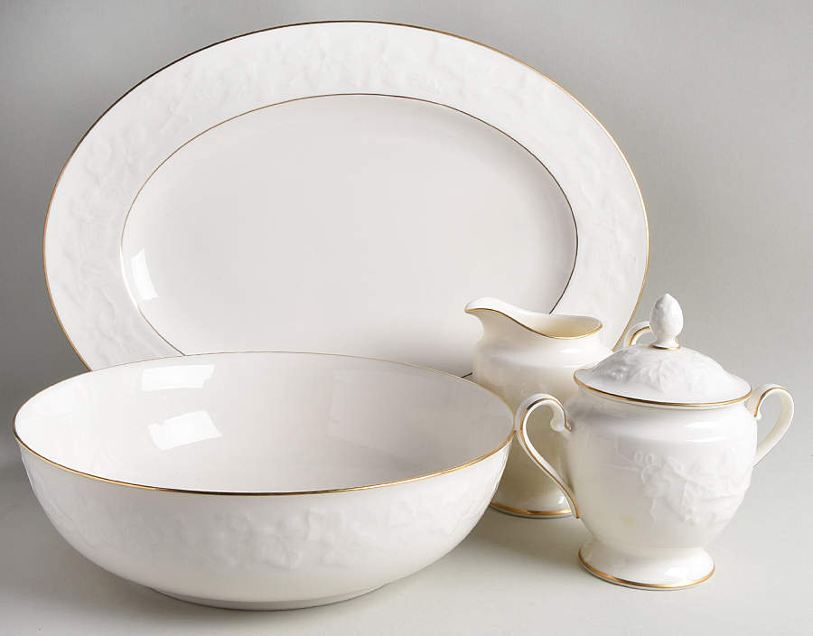 Halls of Ivy (Gold Trim) 5 Piece Hostess Set by Noritake-1