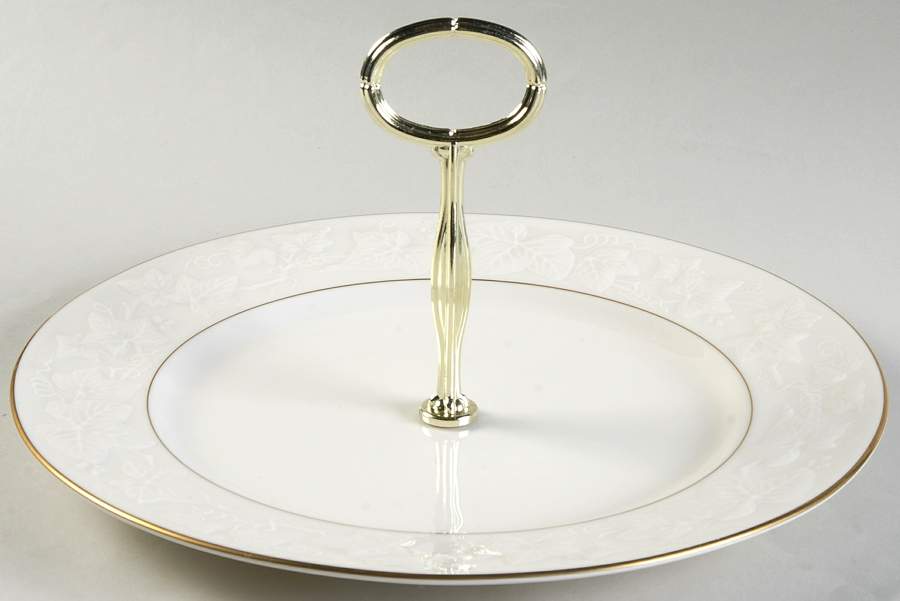 Halls of Ivy (Gold Trim) Round Serving Plate with Center Handle (Dp) Hc by Noritake-1