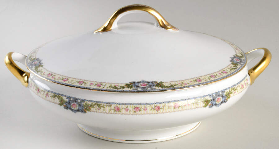 Hanover Round Covered Vegetable by Noritake-1