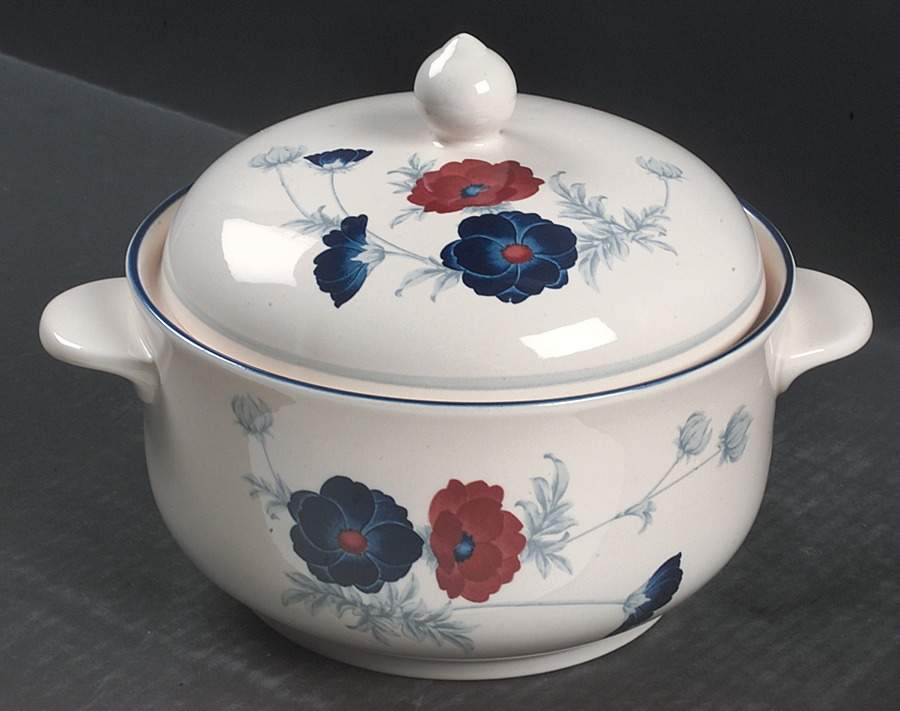 Harlequin 2 Qt Round Covered Casserole by Noritake-1