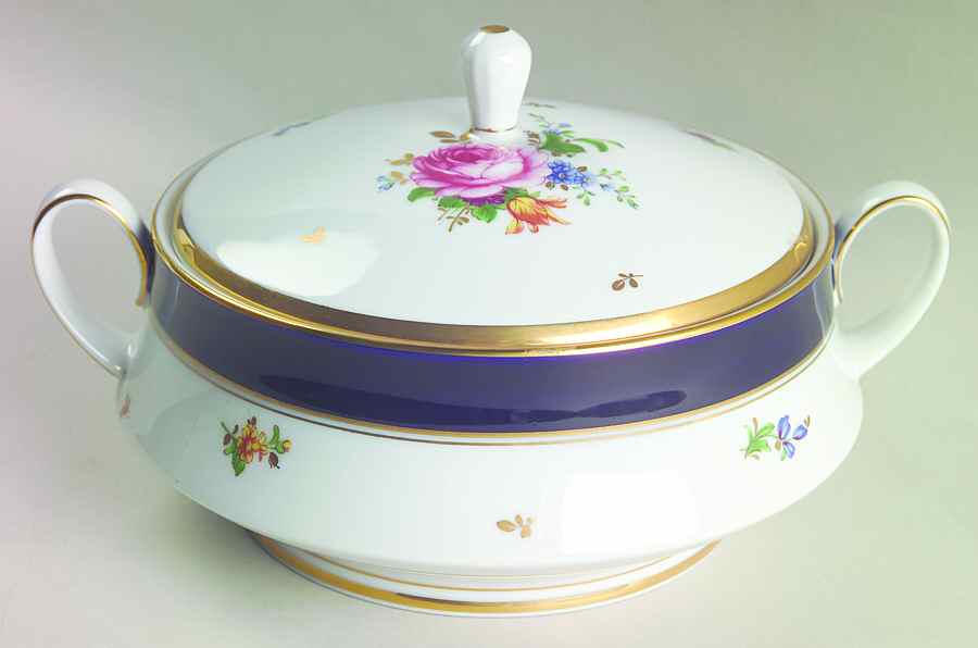 Hapsburg Rose Round Covered Vegetable by Noritake-1