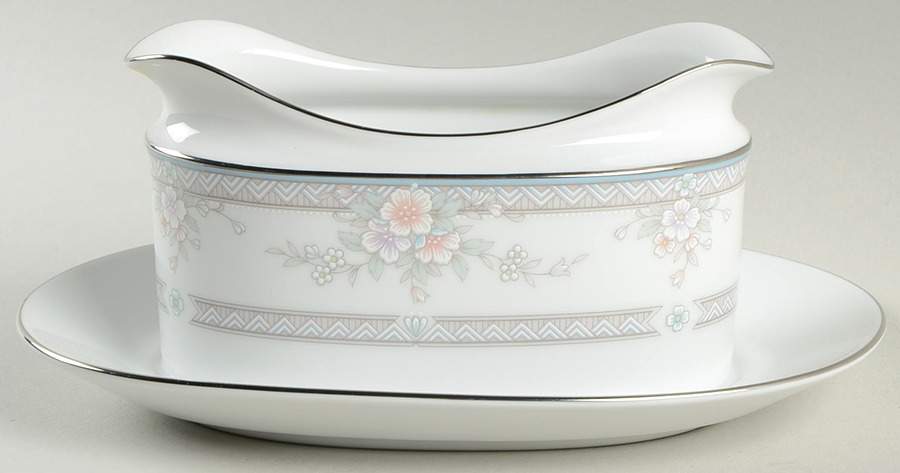 Hartley Gravy Boat with Attached Underplate by Noritake-1