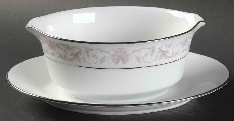 Harwyn Gravy Boat with Attached Underplate by Noritake-1