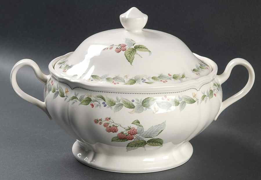 Harvest Treasure Round Covered Vegetable by Noritake-1