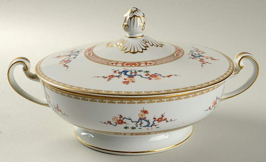 Hawthorne Round Covered Vegetable by Noritake-1