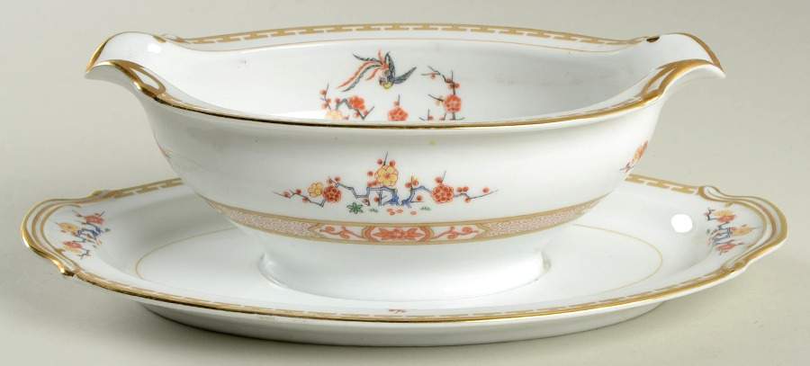Hawthorne Gravy Boat with Attached Underplate by Noritake-1