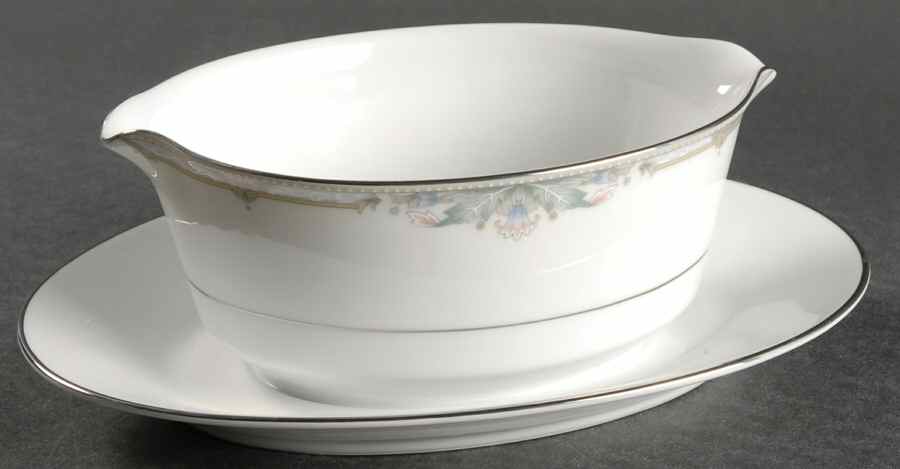 Heatherwood Gravy Boat with Attached Underplate by Noritake-1
