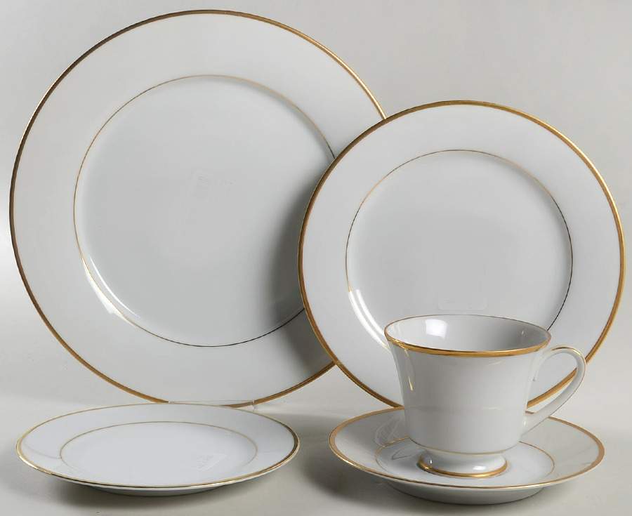 Heritage 5 Piece Place Setting by Noritake-1