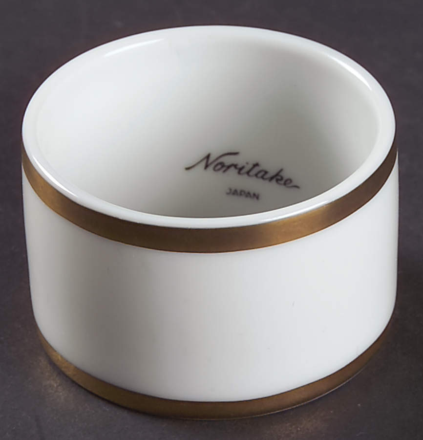 Heritage Napkin Ring by Noritake-1