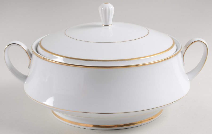 Heritage Round Covered Vegetable by Noritake-1