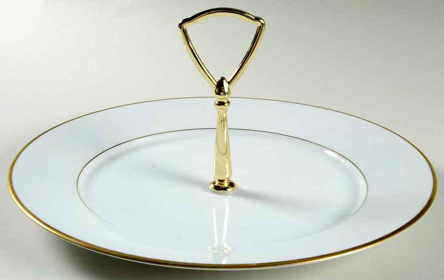 Heritage Round Serving Plate with Handle (DP) by Noritake-1