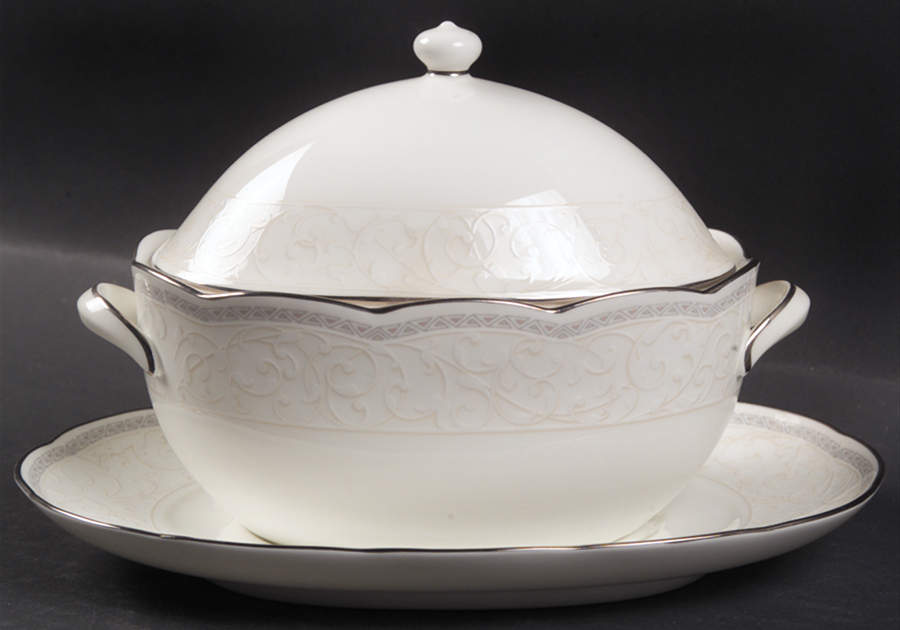 Hermitage Gravy Boat & Lid w/Underplate by Noritake-1
