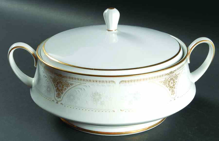 Highclere Round Covered Vegetable by Noritake-1